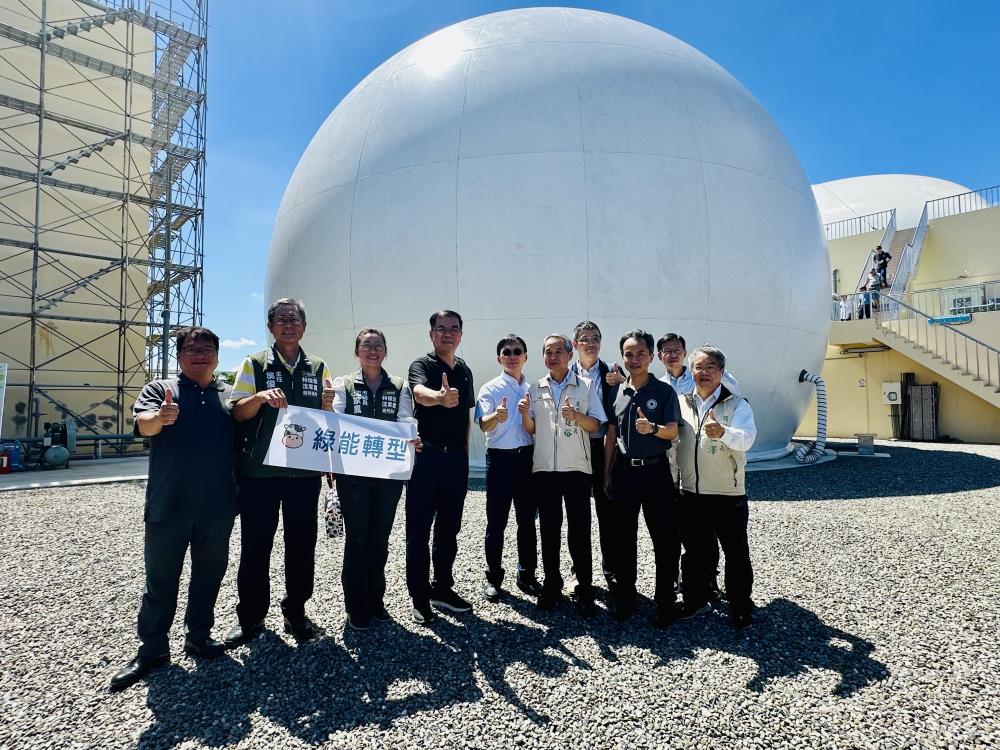 全國首座酪農畜牧糞尿處理中心啟用 中央、地方、酪農戶攜手 養牛業綠能循環轉型